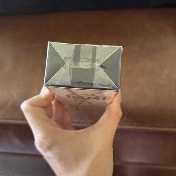 NIB Yves Saint Laurent Libre - never opened - Picture 3 of 4